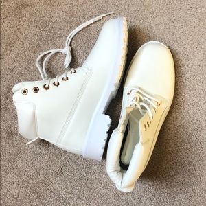 White boots NWOT